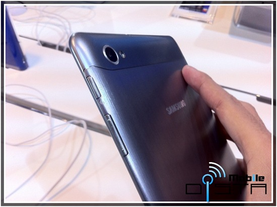 First touch Samsung Galaxy Tab 7.7